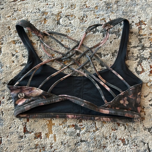 Lululemon sports bra - Picture 2 of 3